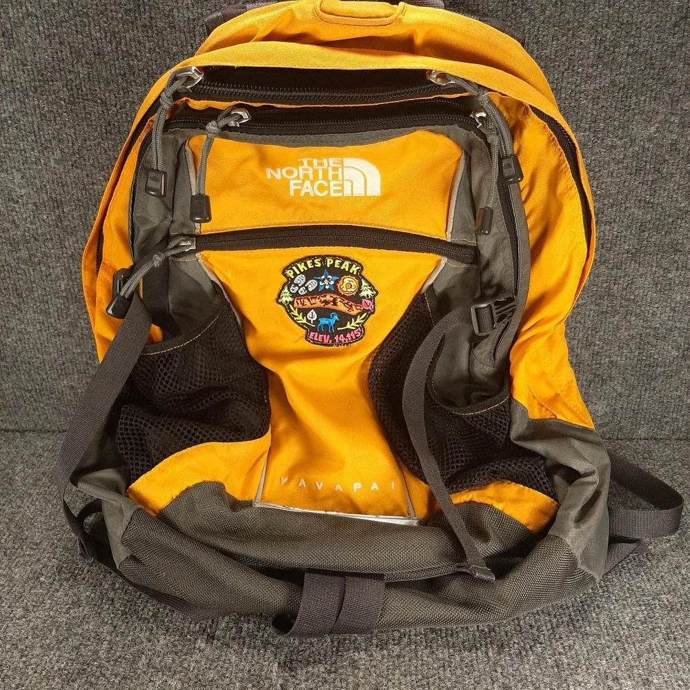 The Northface TNF Yavapai Backpack Yellow Black No Reservoir Pikes Peak Logo